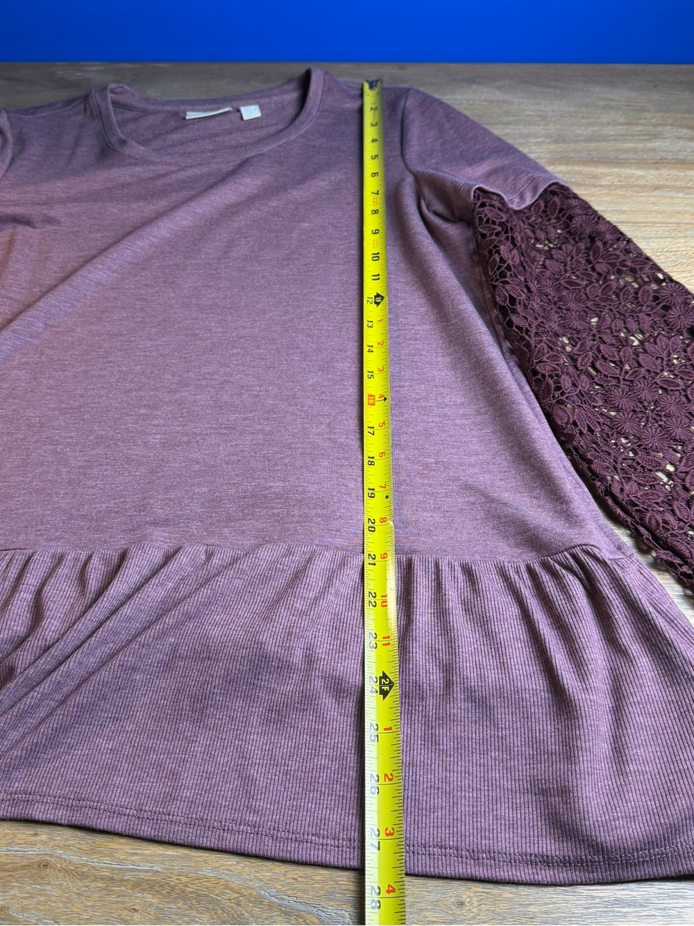 Women’s Lace-Sleeve Peplum Tunic in Mauve - Picture 9 of 11